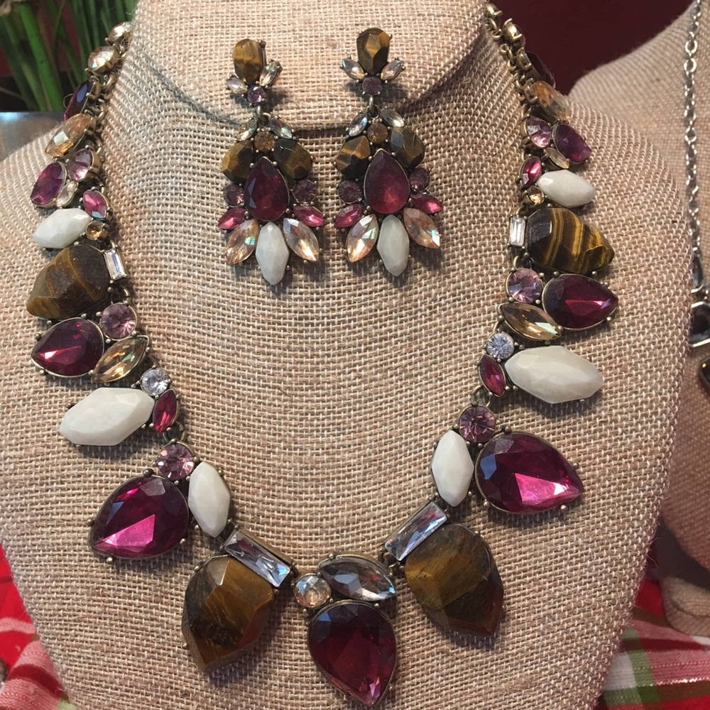 Chloe and Isabel necklace and earrings set!!